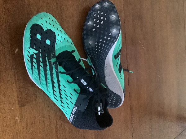 Track/sprinter’s shoes